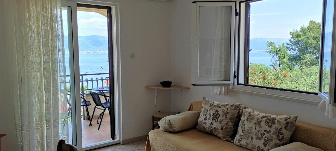 Apartments Ljilja Sea View Slatine Bagian luar foto