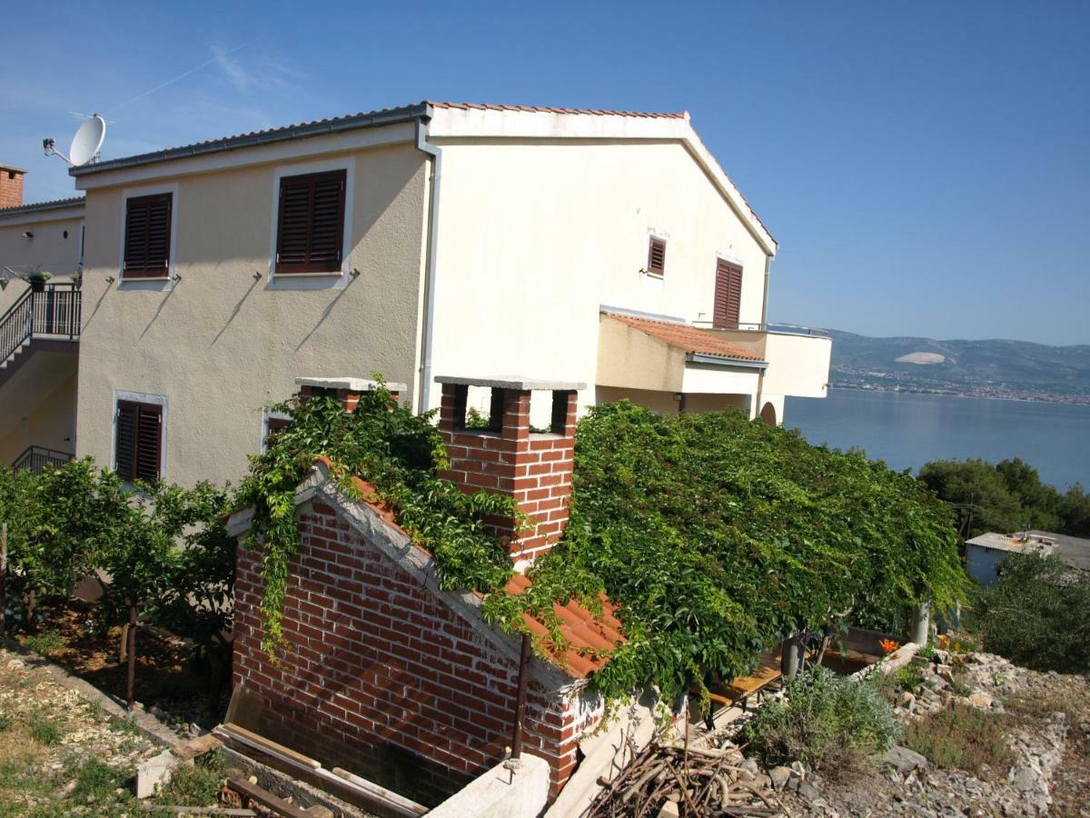 Apartments Ljilja Sea View Slatine Bagian luar foto