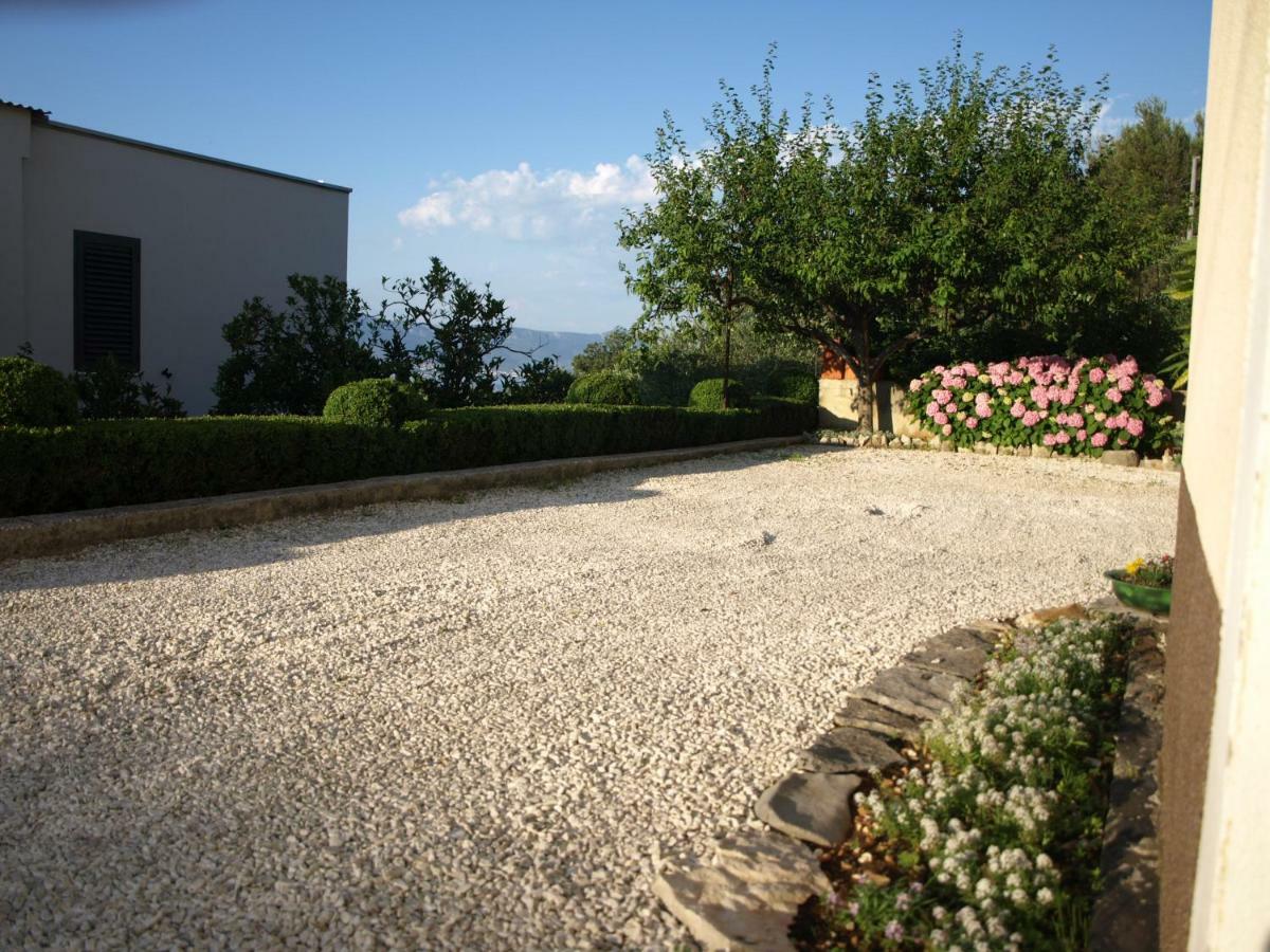 Apartments Ljilja Sea View Slatine Bagian luar foto